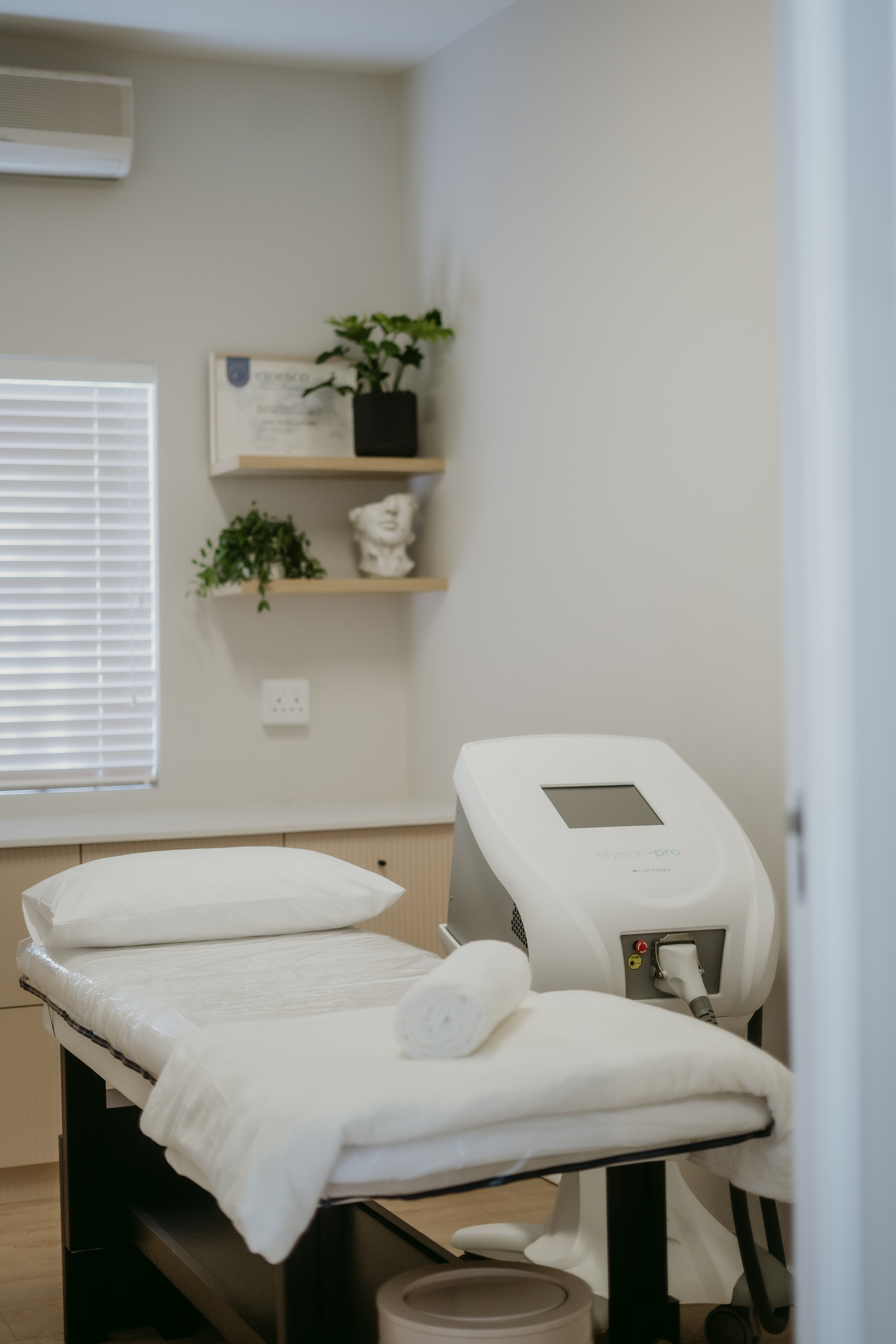 THE LAZER ROOM Interior